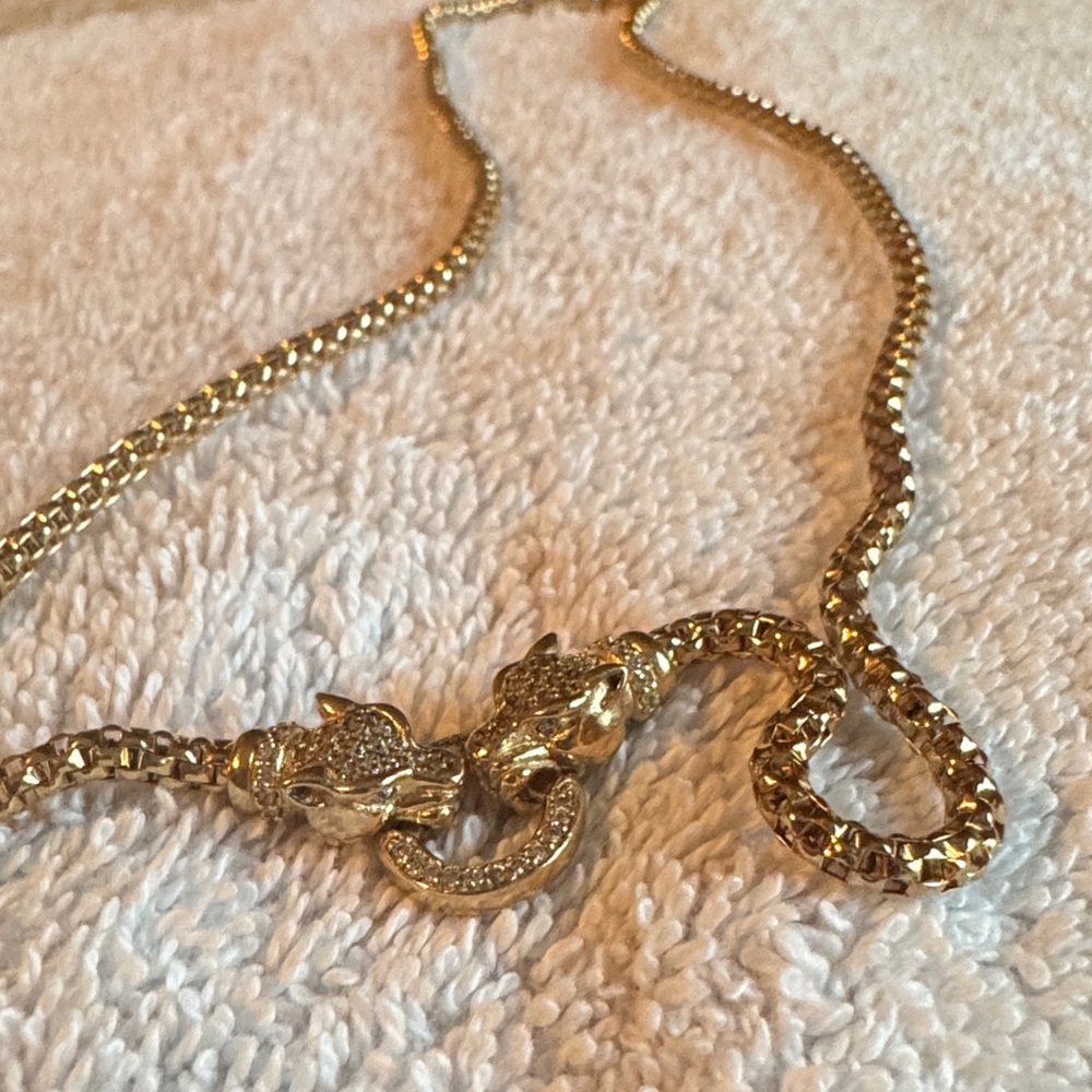 Pavé Lion Head Gold Necklace with Sculpted Chain Detail